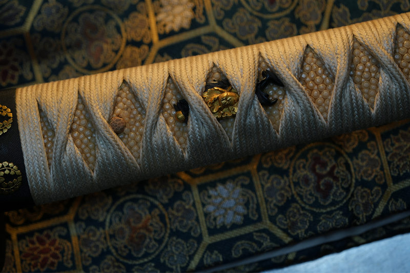 Antieke Japanse zwaardkatana van Tachibana Munehiro met gouden koshirae