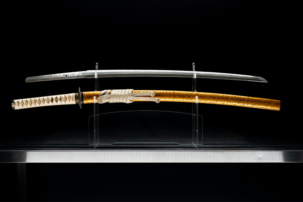 Antieke Japanse zwaardkatana van Tachibana Munehiro met gouden koshirae